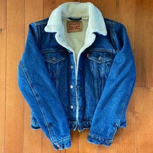 Levi’s sherpa lined jean jacket